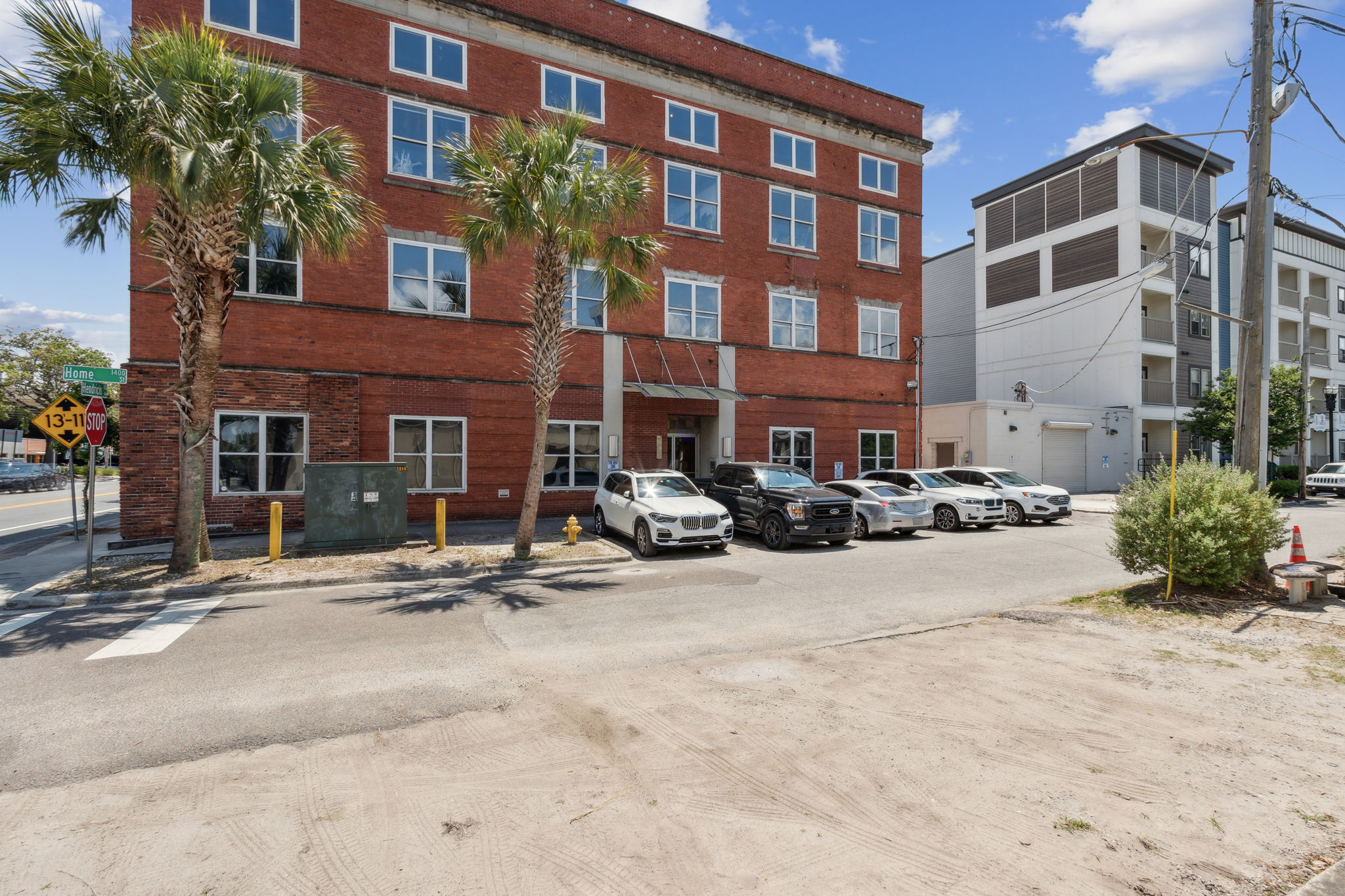 Welcome to 1050 Hendricks Ave Unit 304