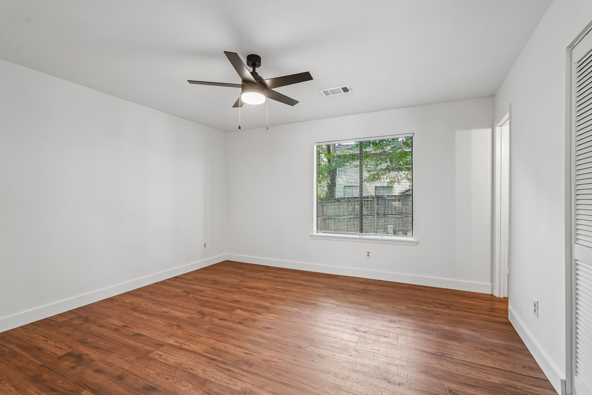 Parkwest Ct-S2506-027.jpg