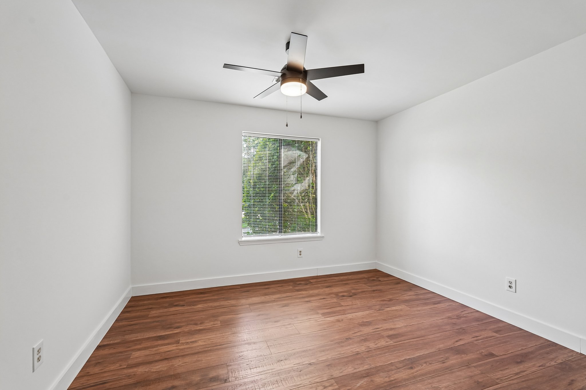 Parkwest Ct-S2506-034.jpg