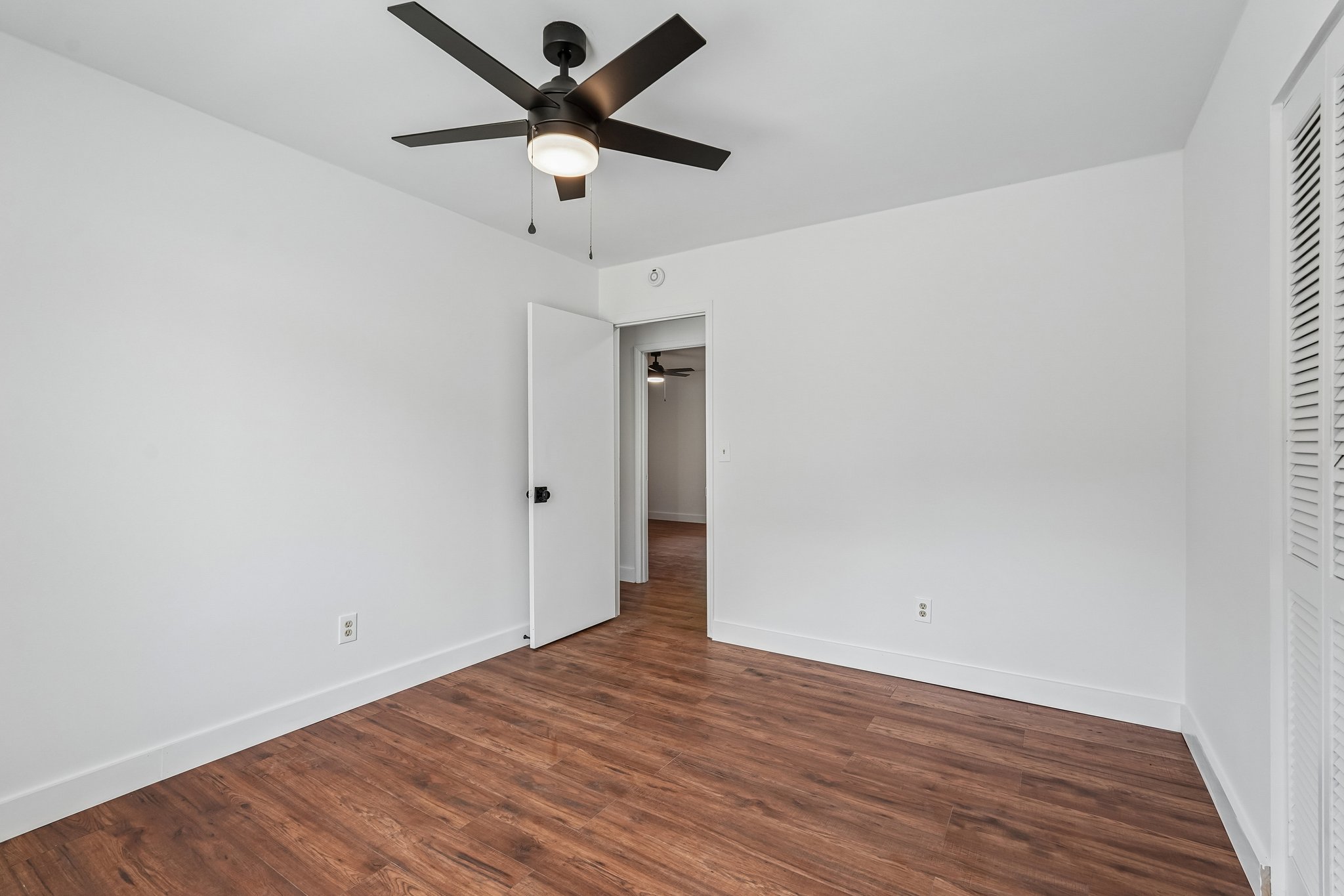 Parkwest Ct-S2506-037.jpg