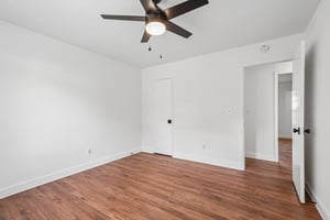 Parkwest Ct-S2506-035.jpg