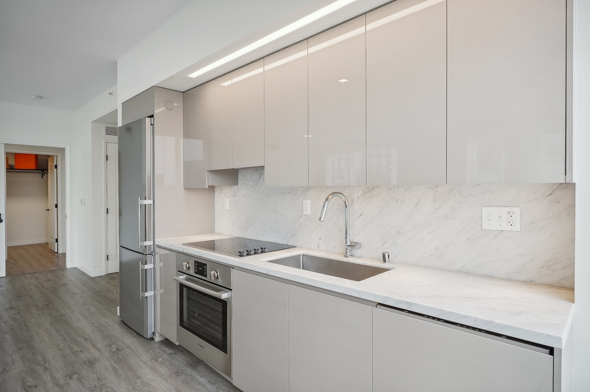 S Grand Ave 709-007.jpg