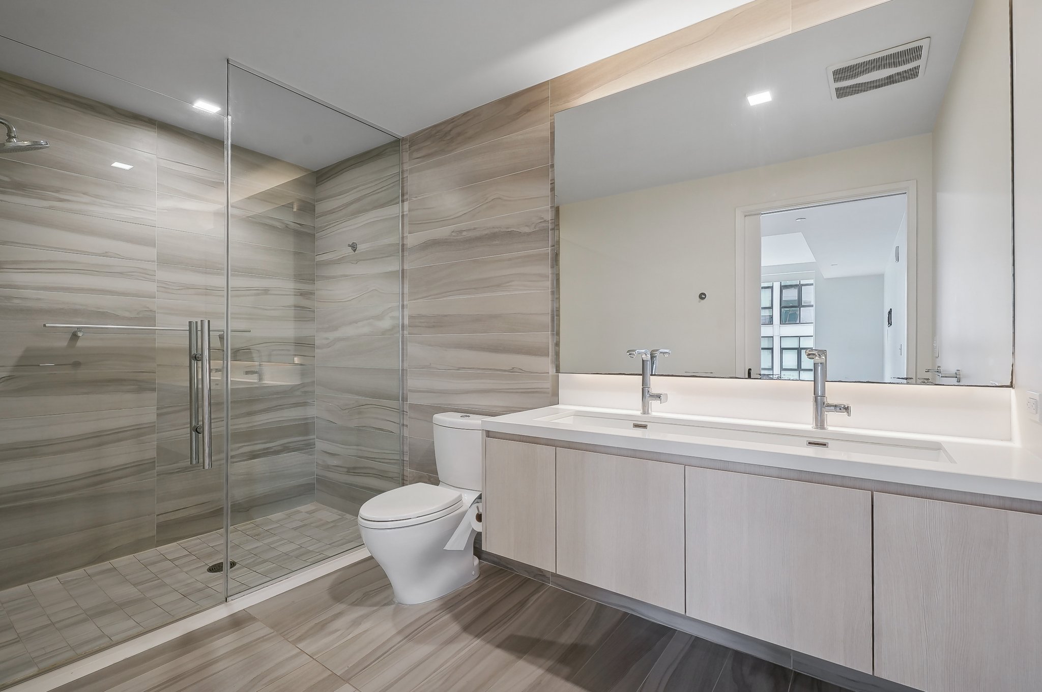 S Grand Ave 709-020.jpg