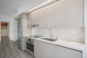 S Grand Ave 709-007.jpg