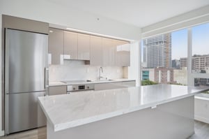 S Grand Ave 709-008.jpg