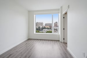S Grand Ave 709-014.jpg