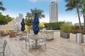 S Grand Ave 709-023.jpg