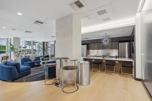 S Grand Ave 709-029.jpg