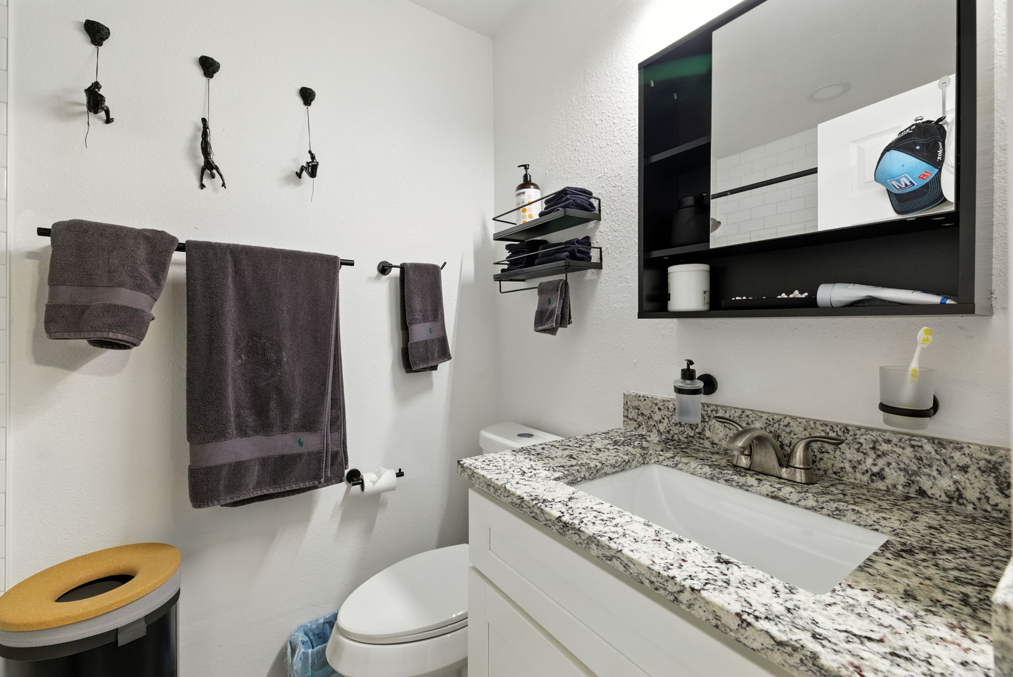  Photo 21