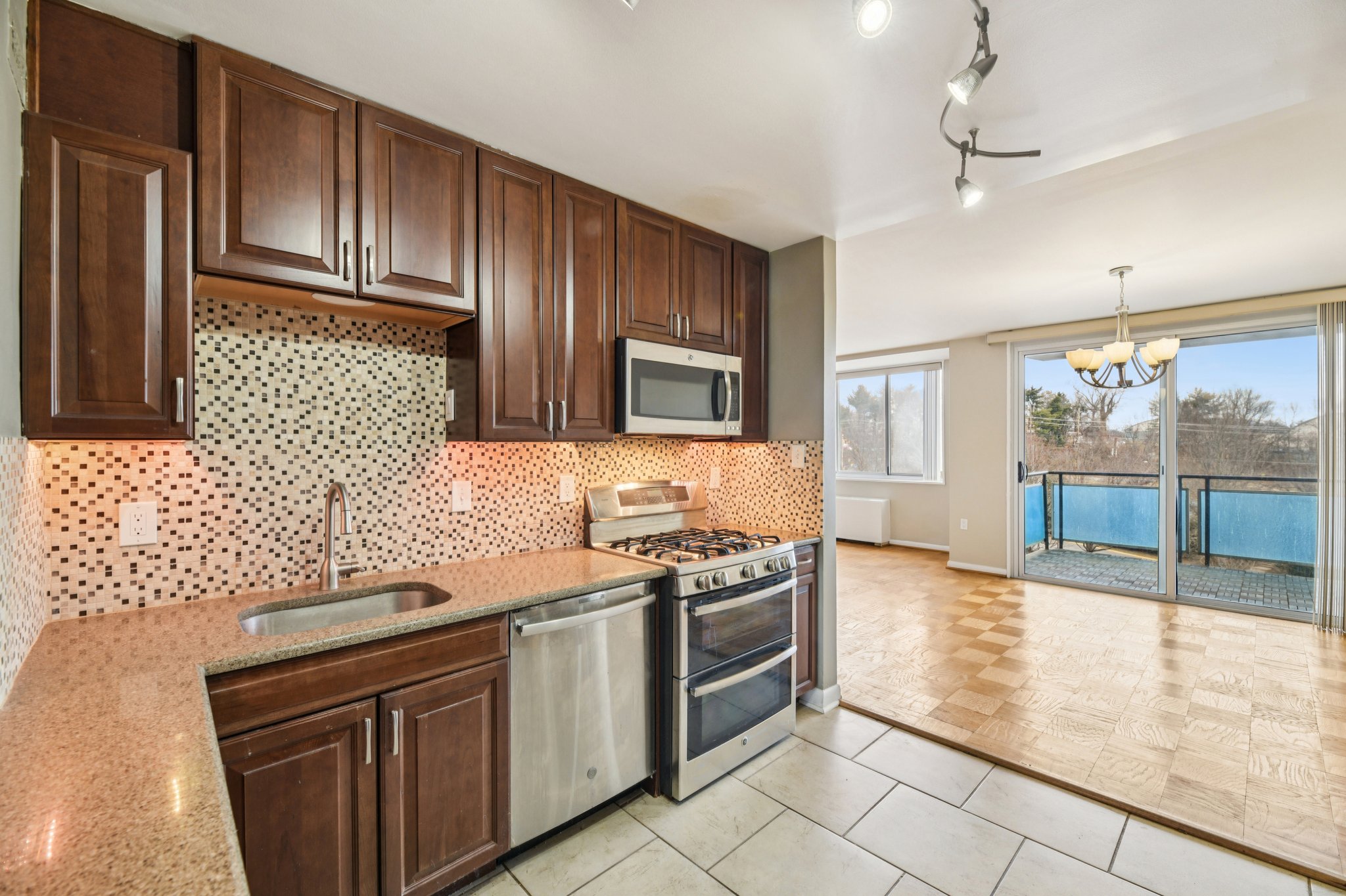 Rockville Pike 704-S0201-018.jpg