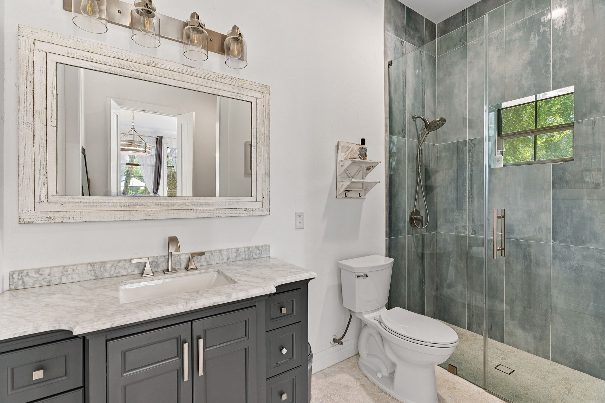 1sf Floor Guest Bedroom Bath