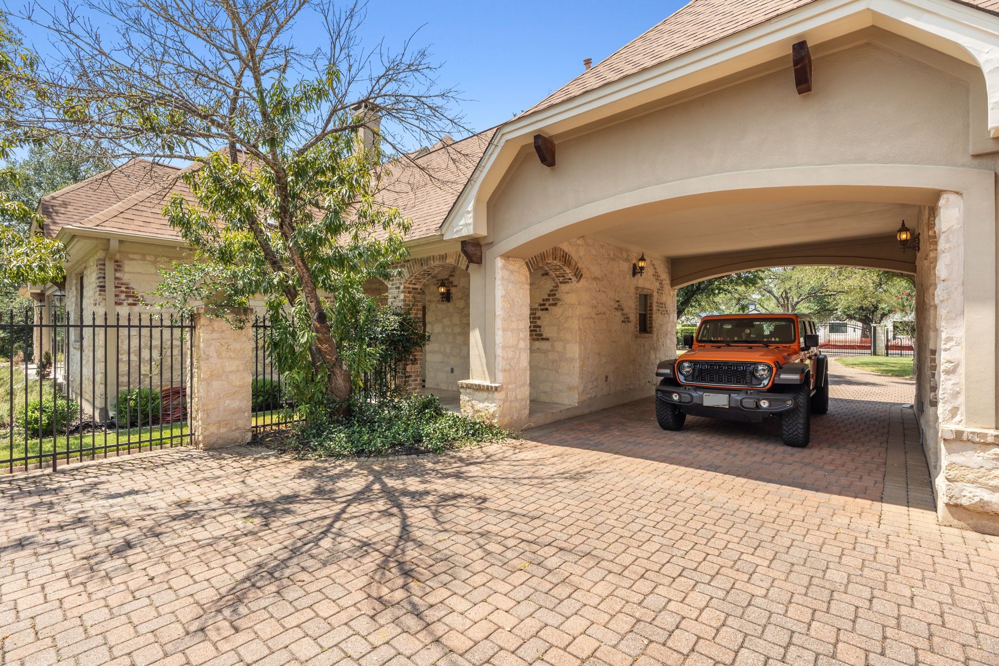 Convenient Port Cochere