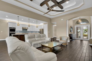Great Room w/ Tray Ceiling