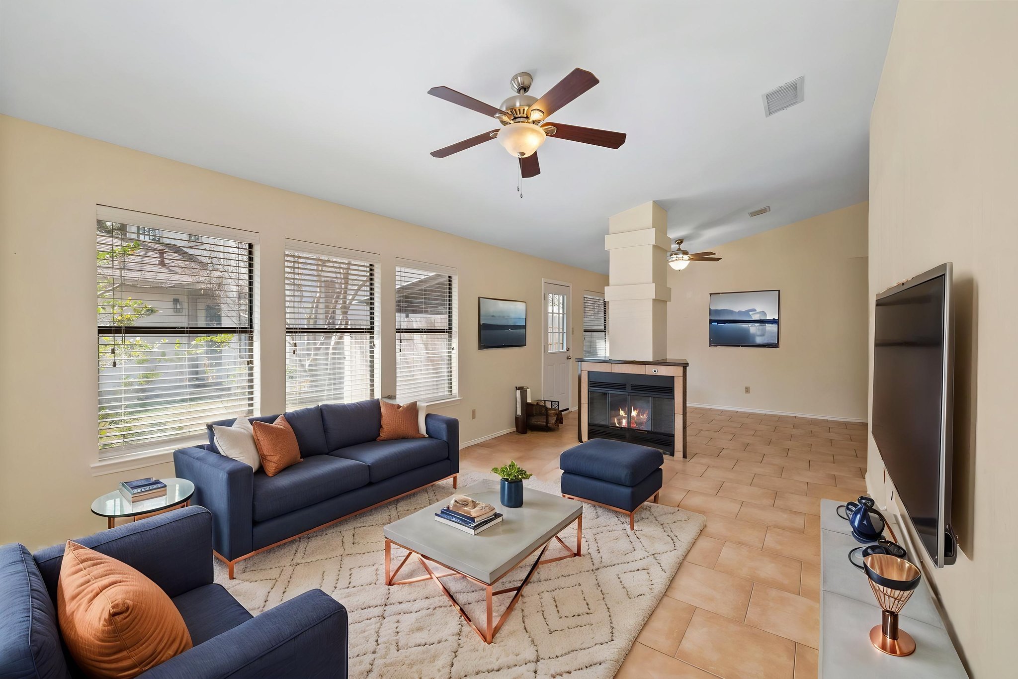 0M6A0495 virtually staged.jpeg