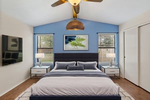 0M6A0620 virtually staged.jpeg