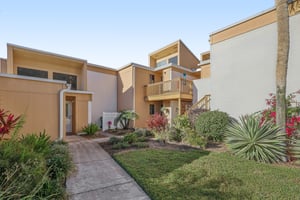 S Highland St-S1101-003.jpg