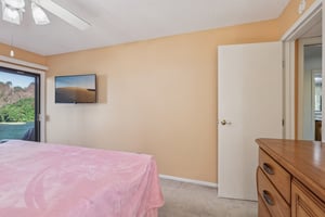 S Highland St-S1101-018.jpg