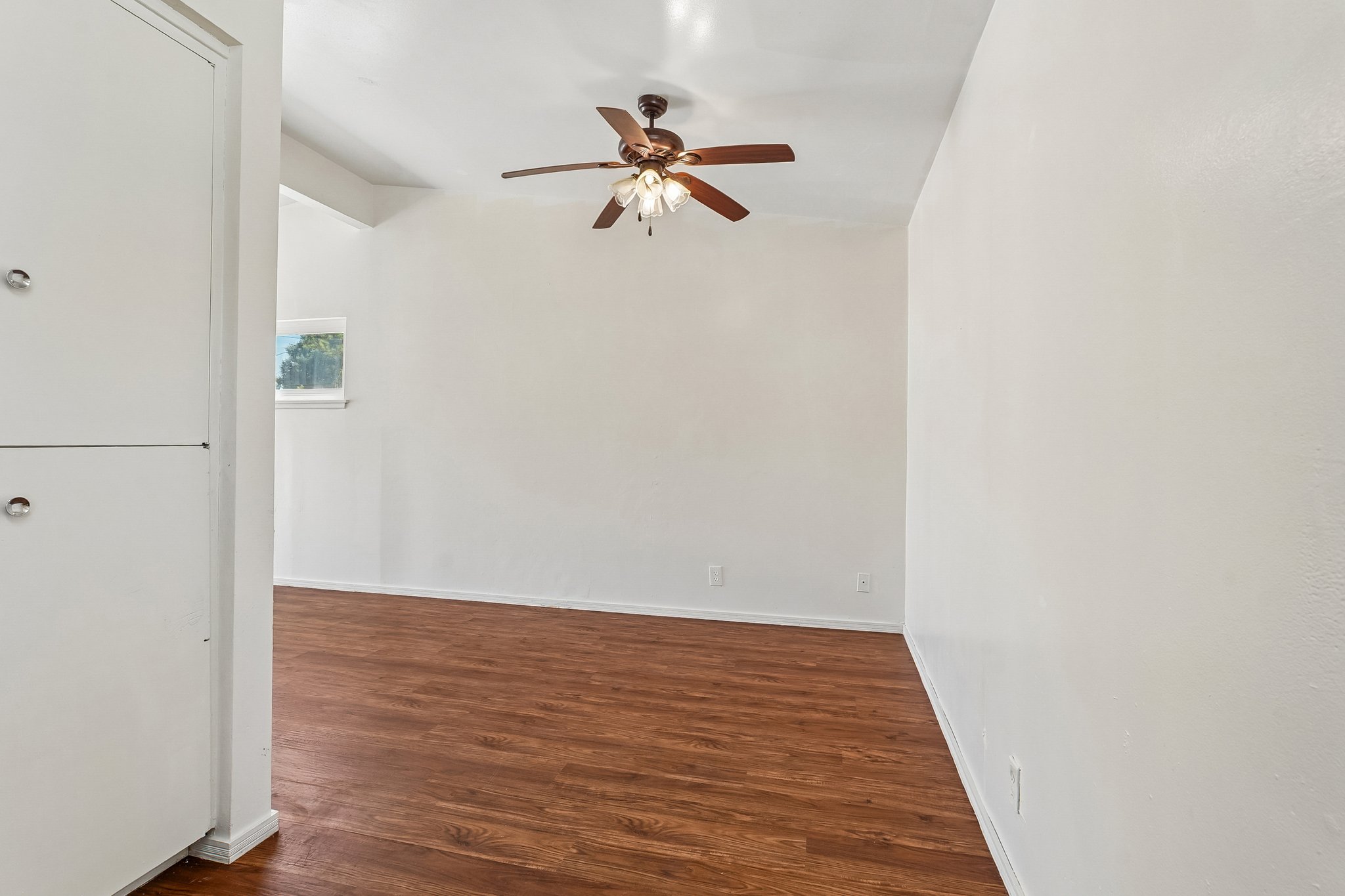 W Avenue J14-S2407-009.jpg
