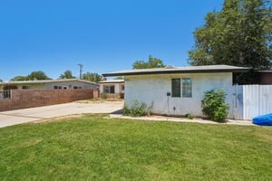 W Avenue J14-S2407-003.jpg