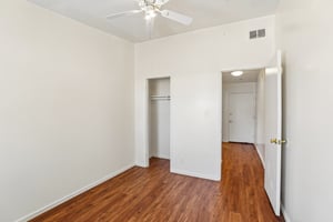 W Avenue J14-S2407-015.jpg