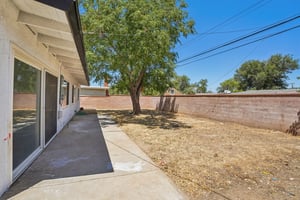 W Avenue J14-S2407-026.jpg