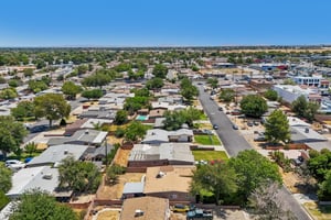 W Avenue J14-S2407-031.jpg