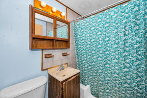 Bathroom1a
