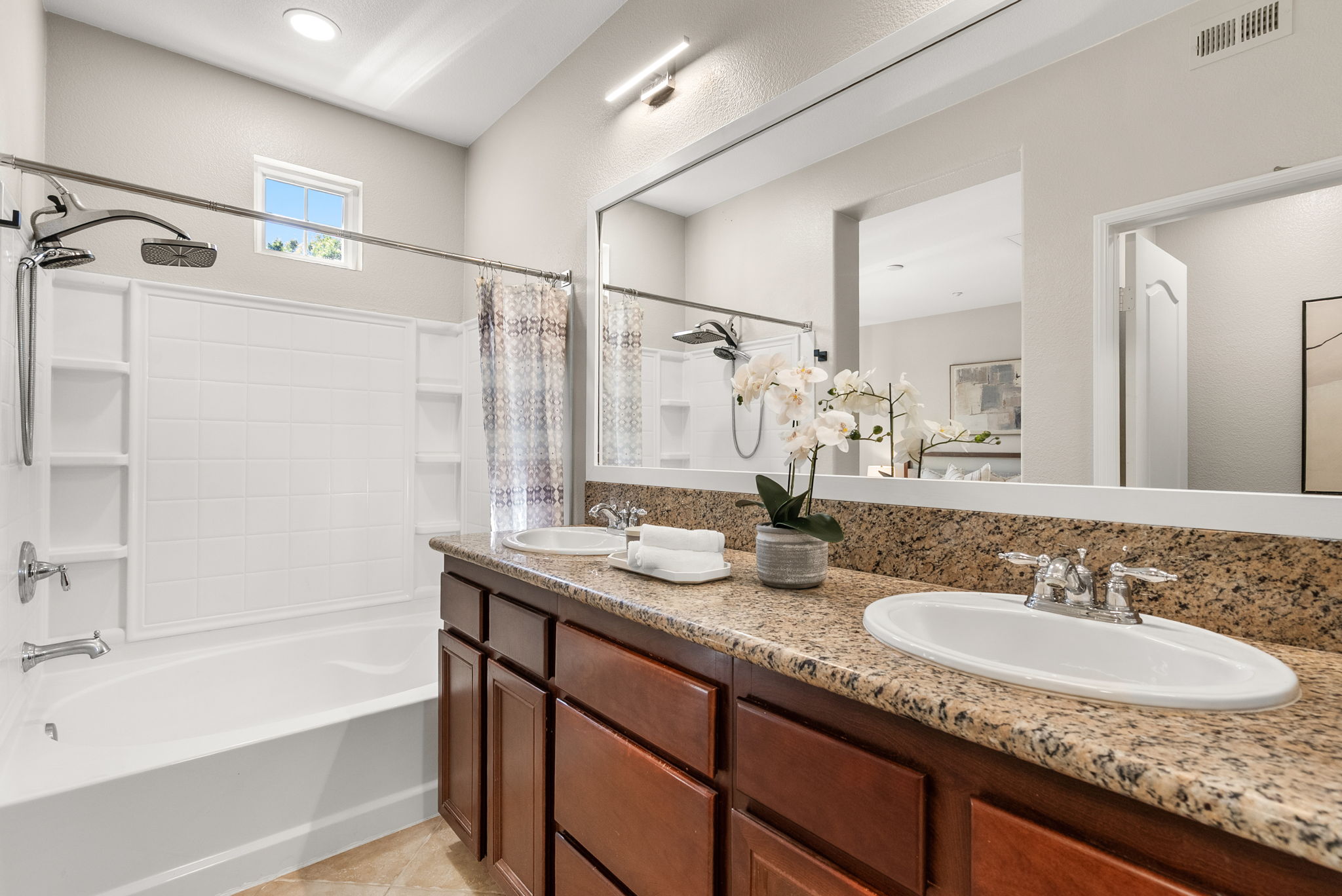  Photo 30