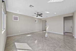 Mariposa Ave, Las Vegas, NV 89104, USA Photo 6