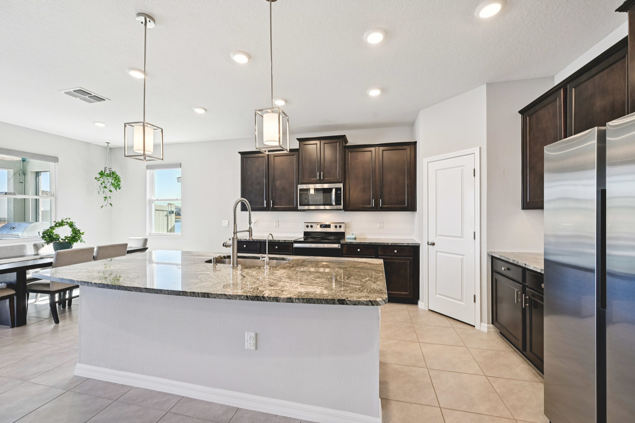 Chippewa Dr-S0702-016.jpg