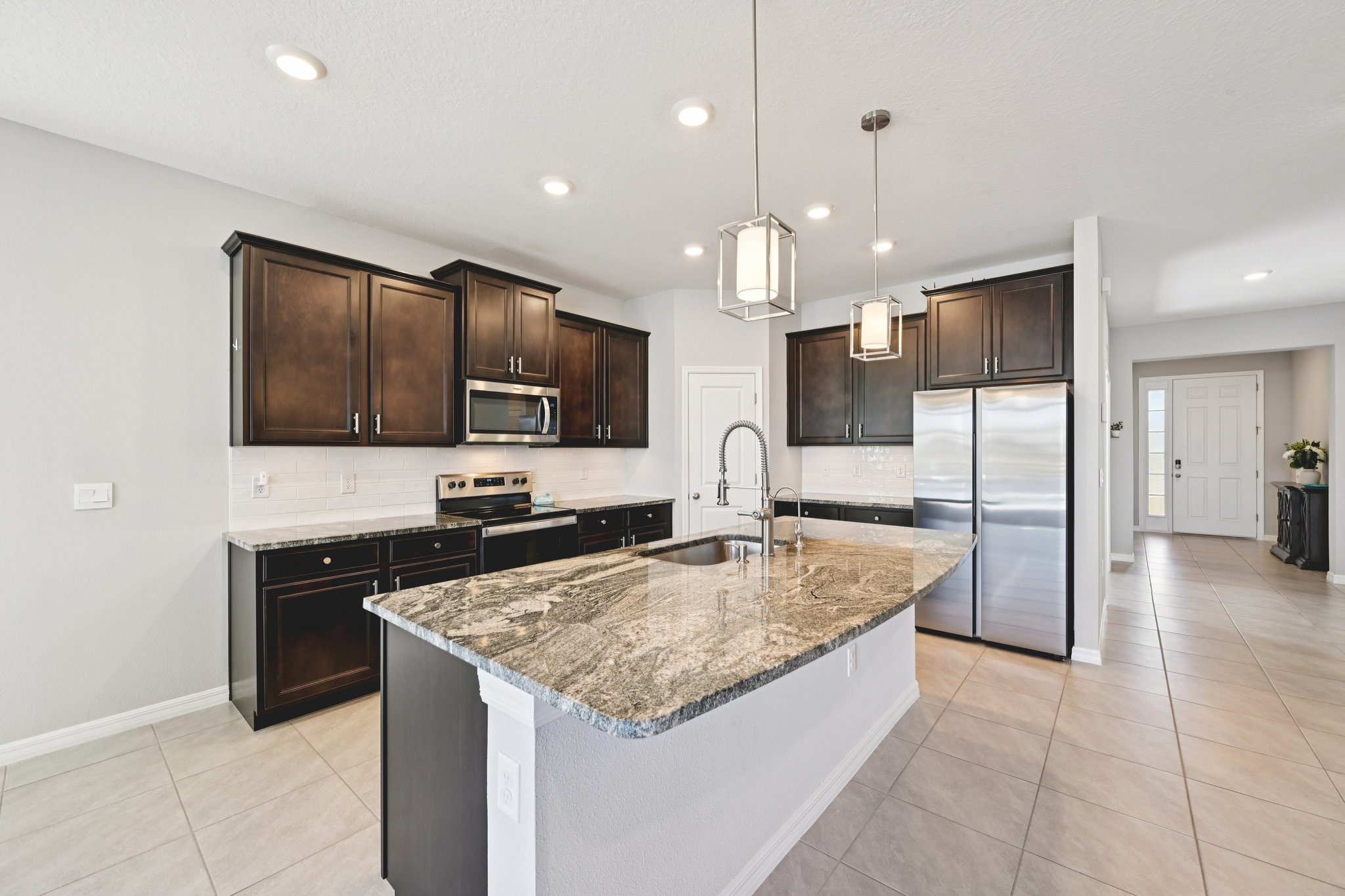 Chippewa Dr-S0702-017.jpg