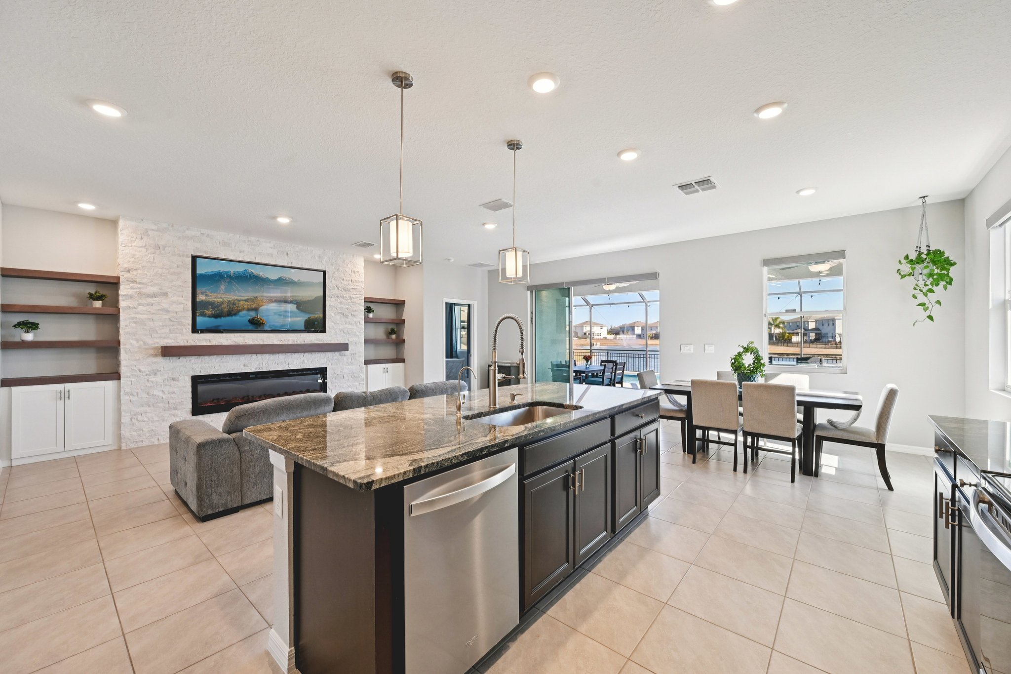 Chippewa Dr-S0702-020.jpg