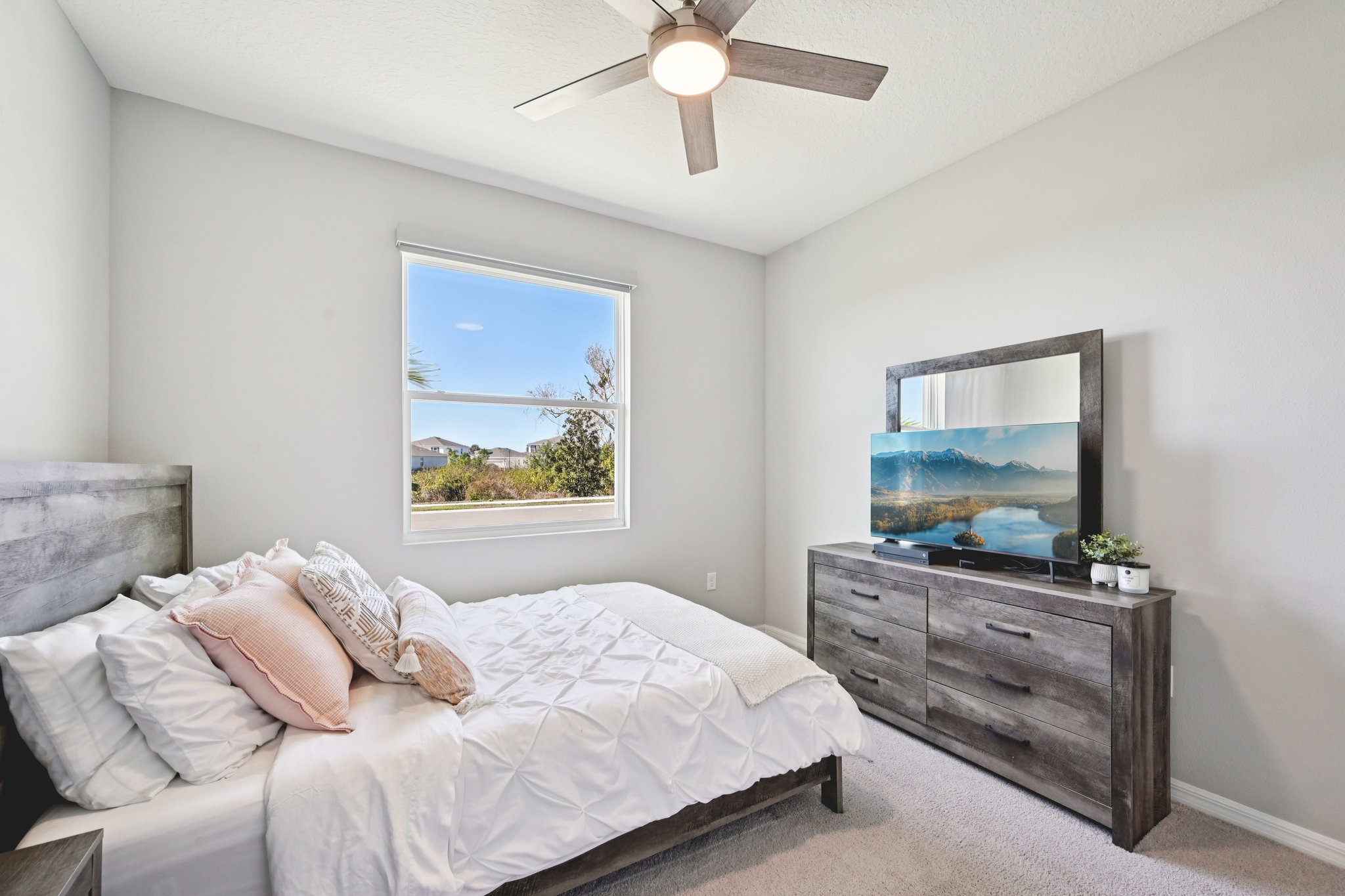 Chippewa Dr-S0702-024.jpg