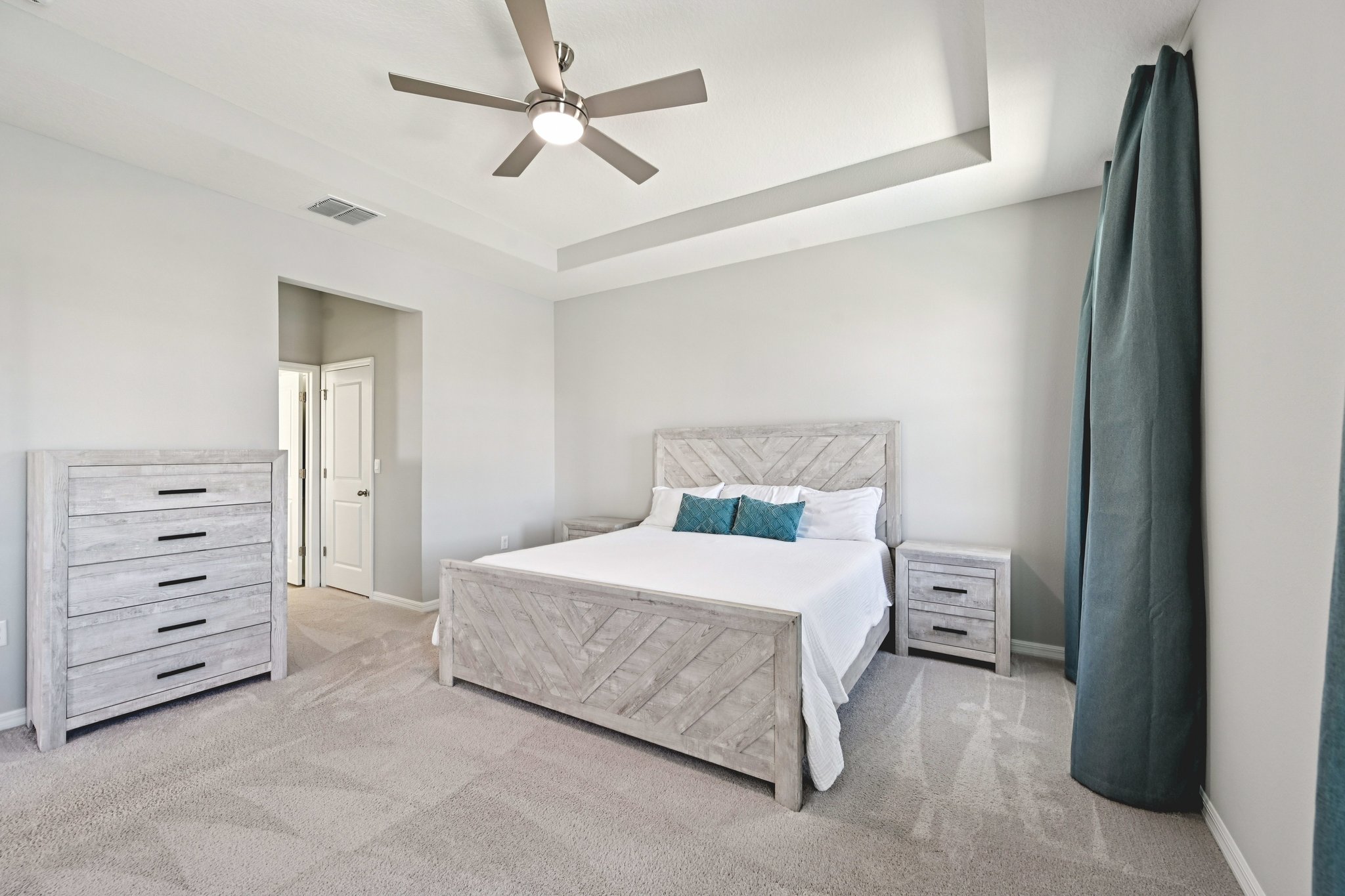 Chippewa Dr-S0702-035.jpg