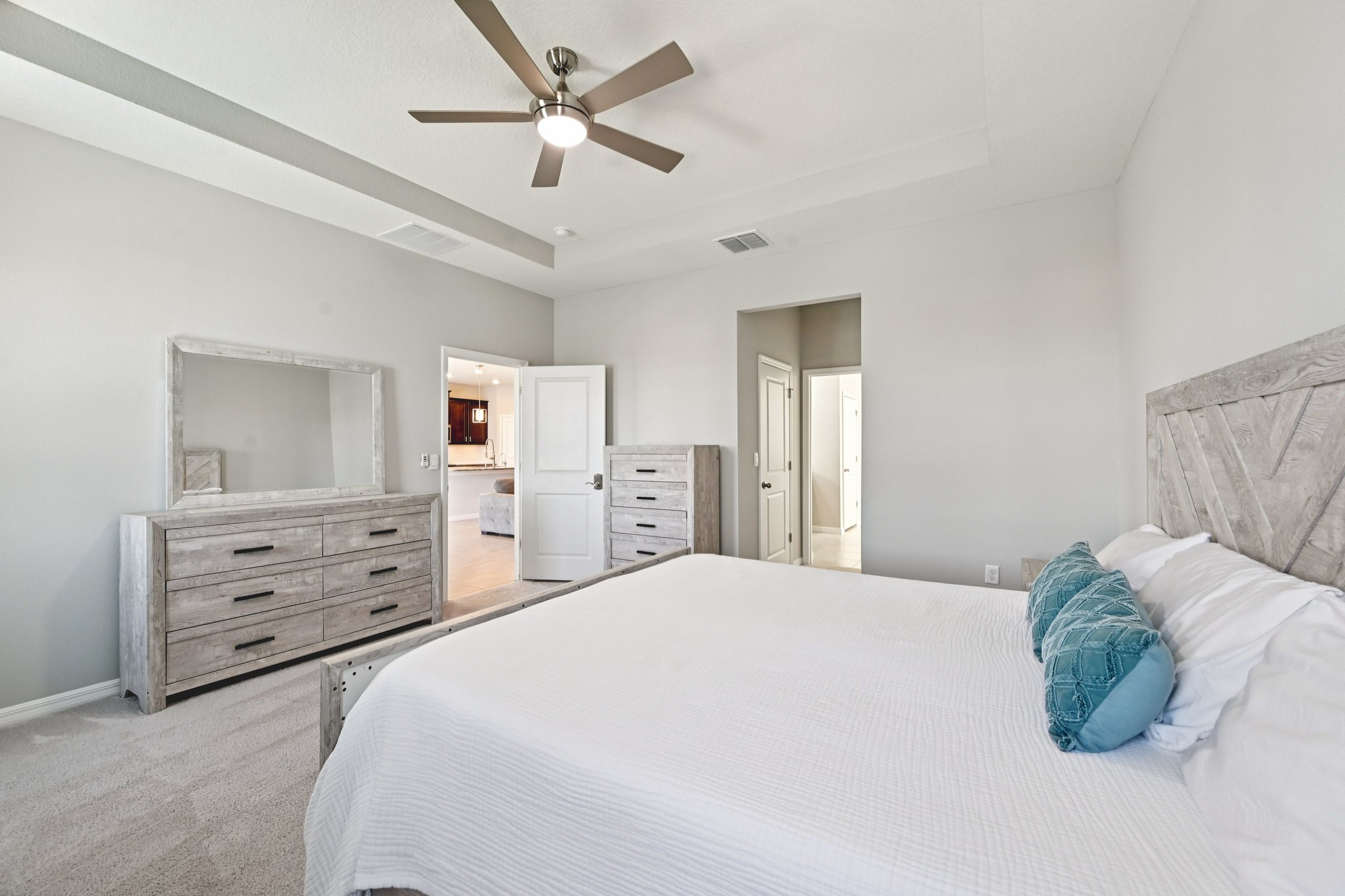 Chippewa Dr-S0702-036.jpg