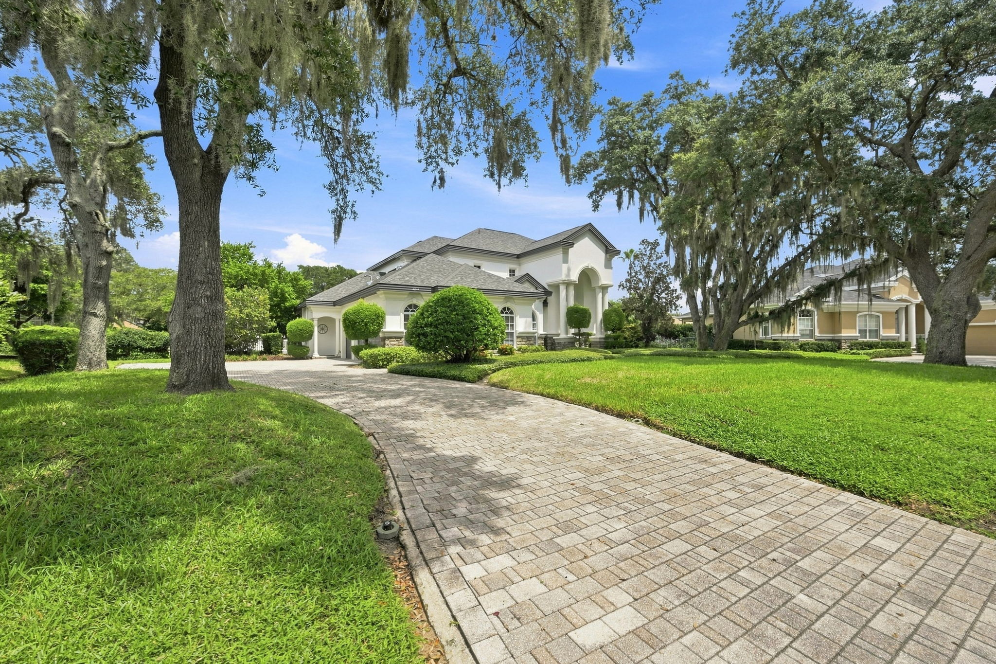 Front Exterior9
