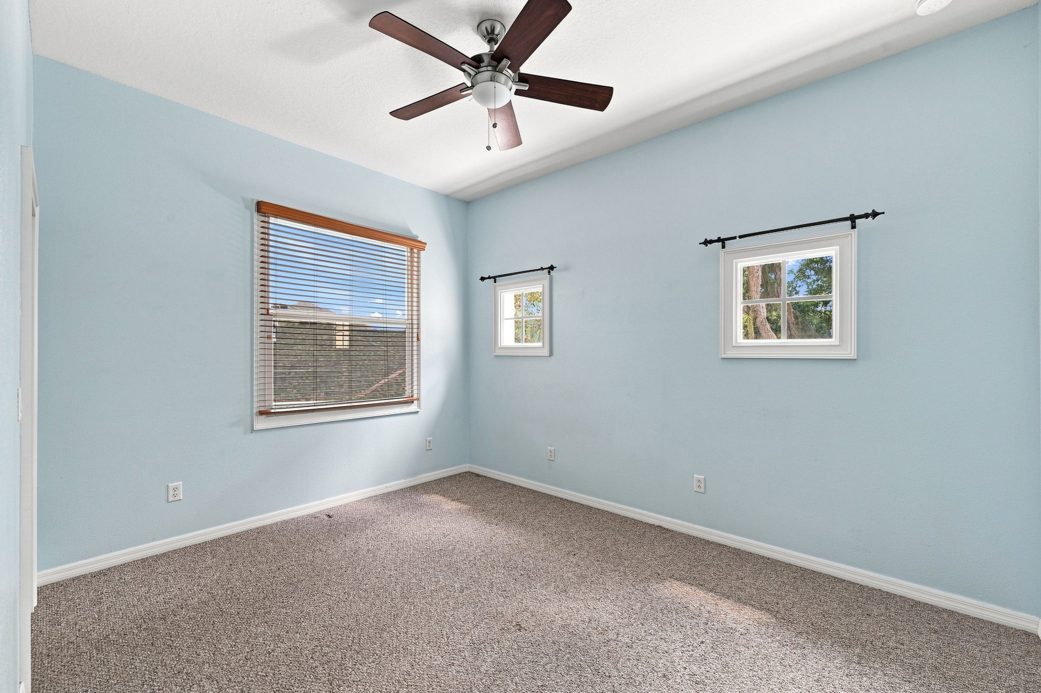 Upper Level Bedroom2