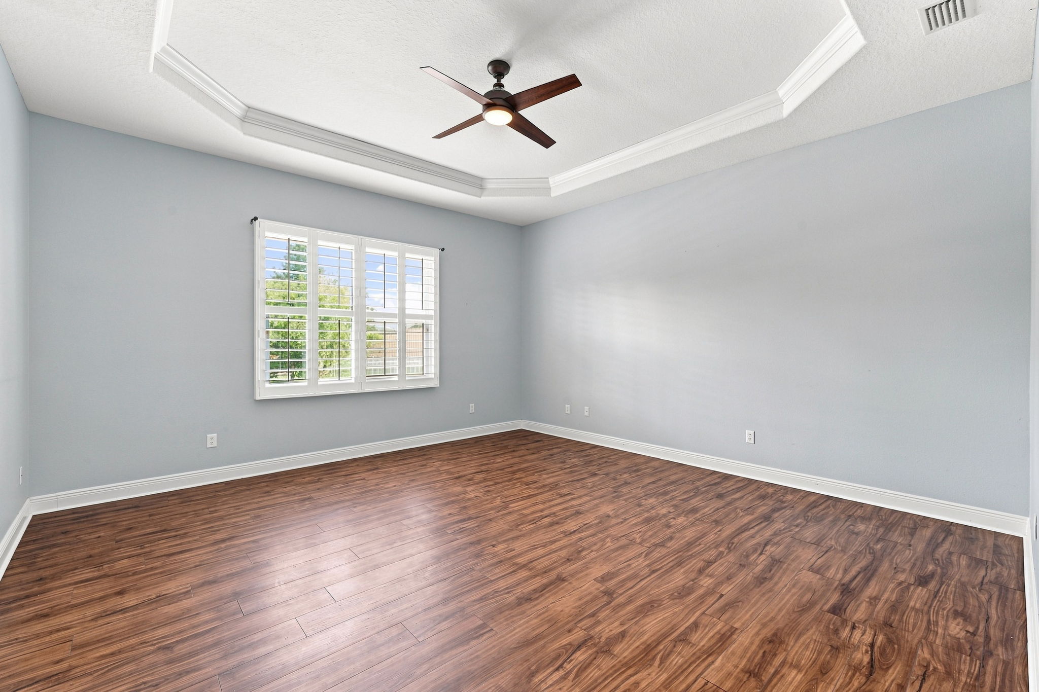 Upper Level Primary Bedroom1a