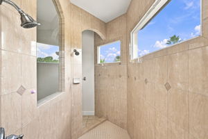 Upper Level Primary Bathroom1e