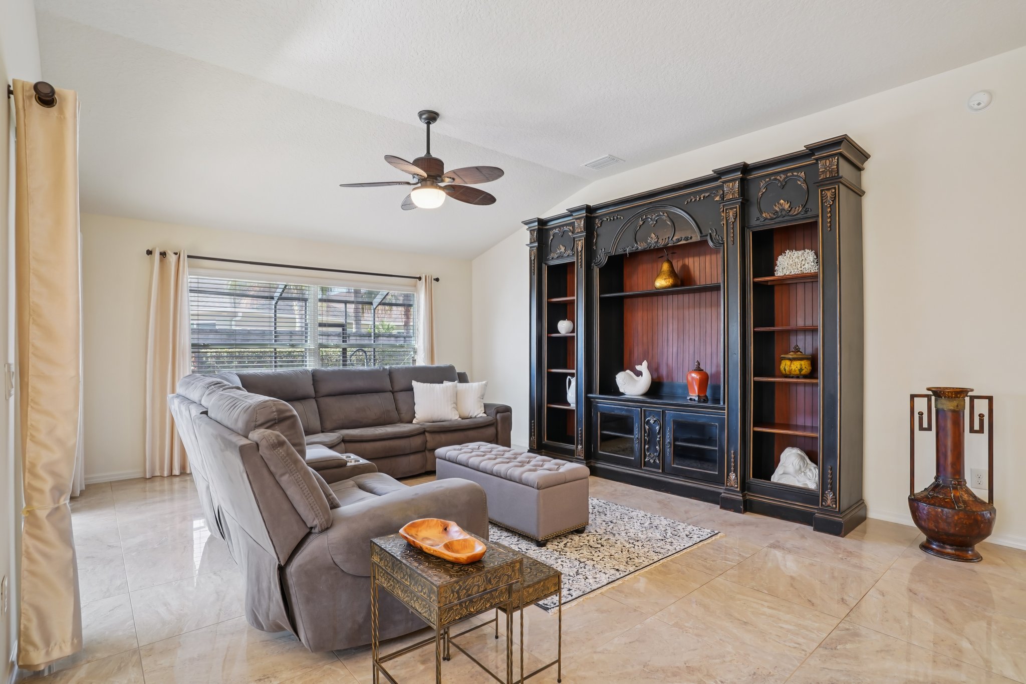 Becker Ave-S2102-010.jpg