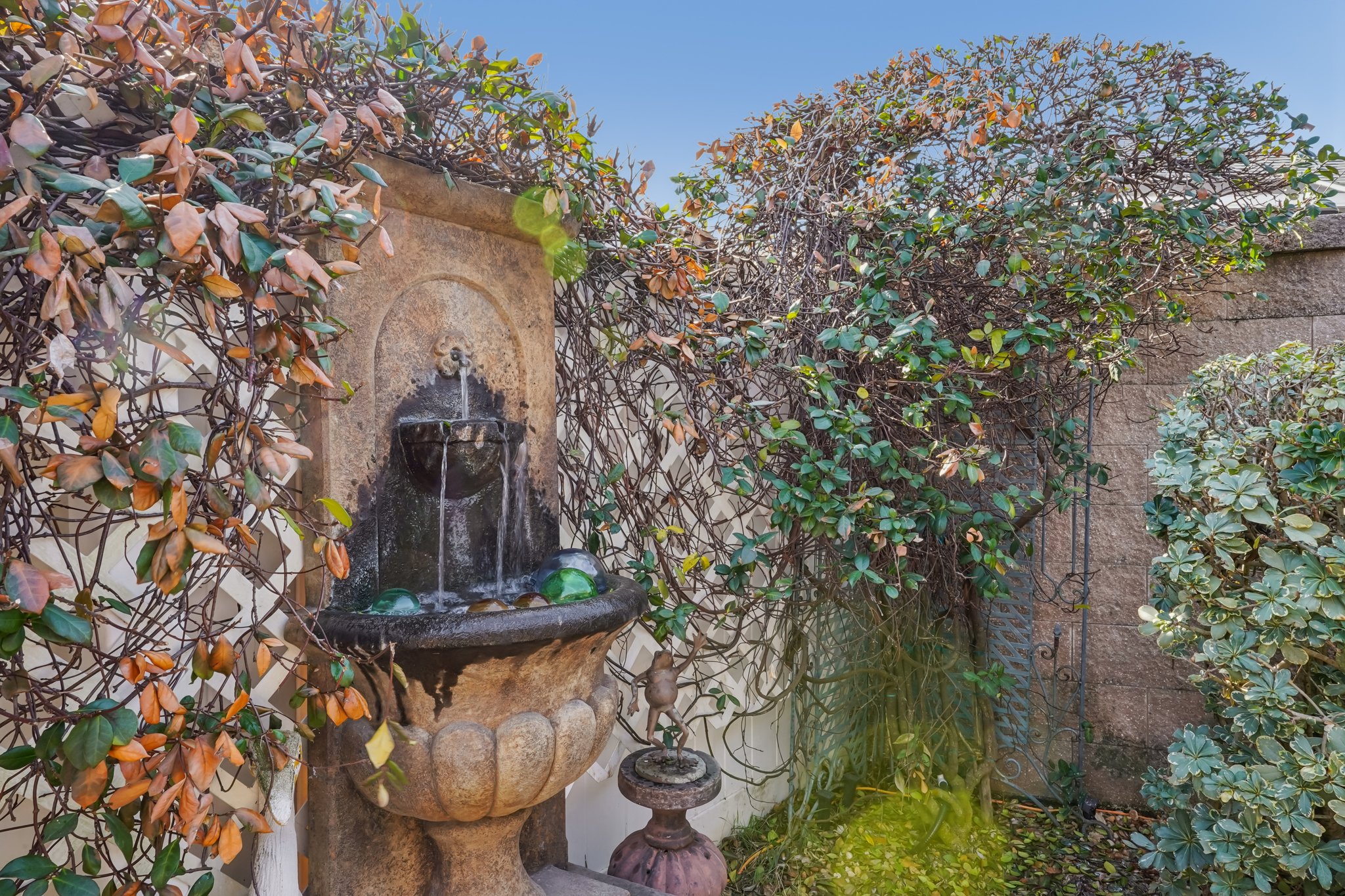 Becker Ave-S2102-043.jpg