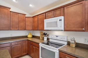 Becker Ave-S2102-018.jpg