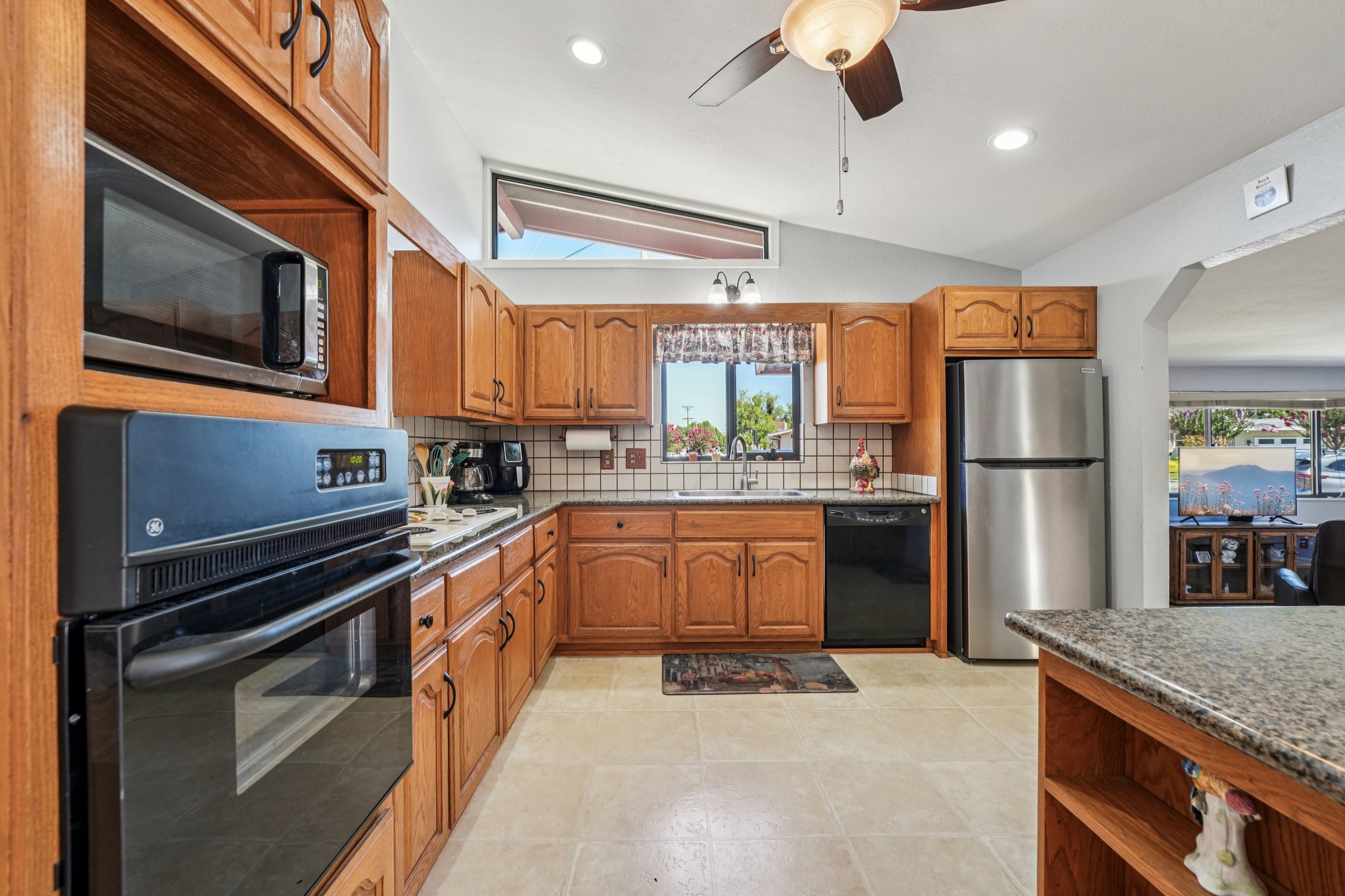 Rincon Ave-S2108-035.jpg