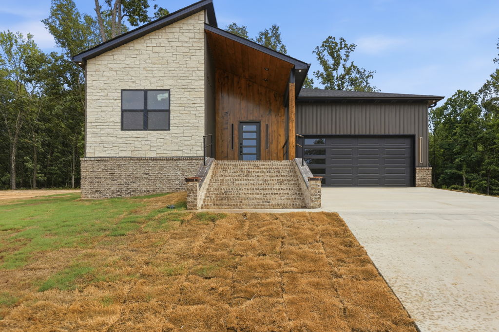 Residential real estate media in Cabot, Arkansas by Avery & Bryant