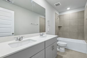 Houston - Central Park Square - 10521 Discovery Ln, Texas City, TX 77591 - 029