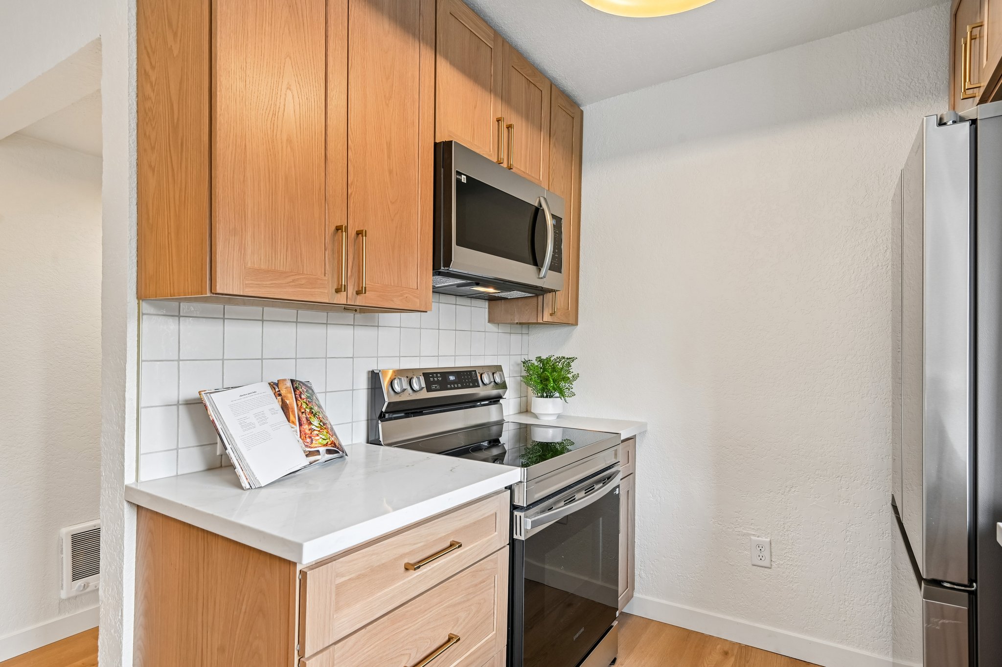 22nd Ave E-S0309-017.jpg
