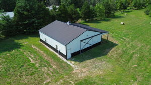 Additional Pole Barn on Front 5 Acres