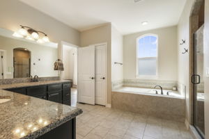  Photo 0
