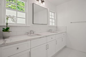10527 Le Conte-28