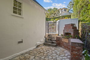 10527 Le Conte-42